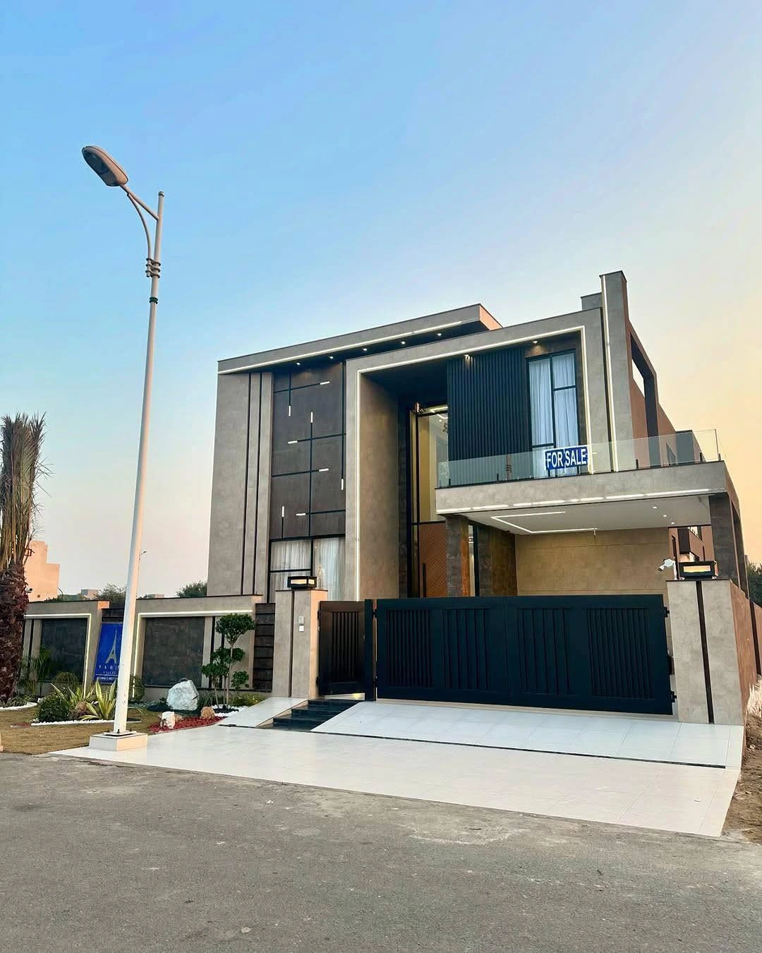 1 KANAL MODERN HOUSE