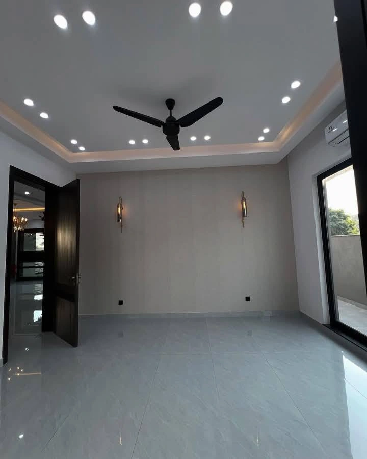 1-Kanal Modern Design House BED ROOM