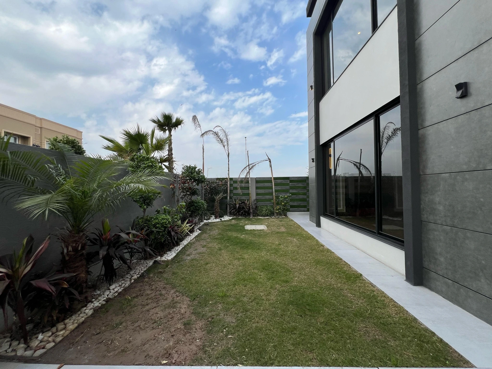 1-Kanal Modern Designer House garden