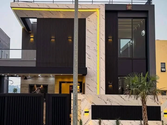 10 MARLA MODERN ARCHITECTURE HOME