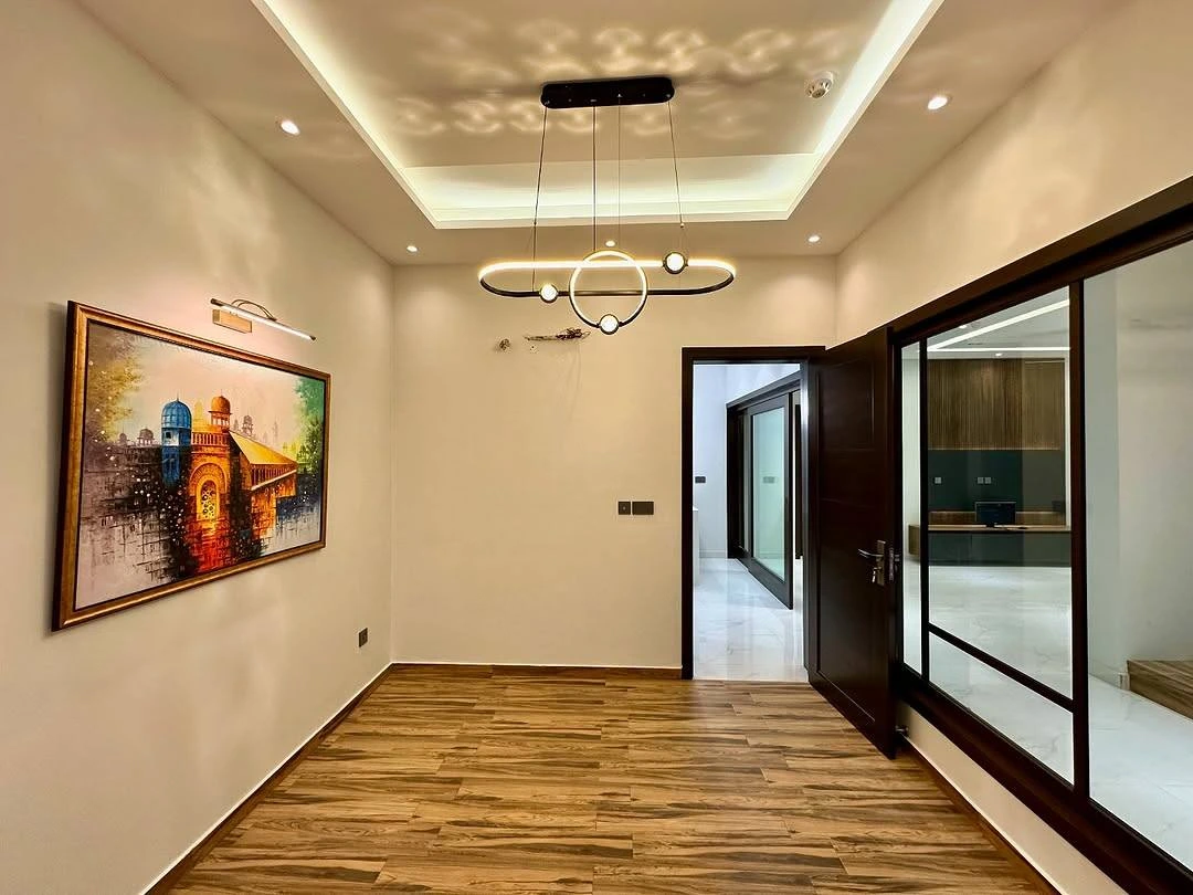 10 marla modern design house for sale in dha lahore bedroom