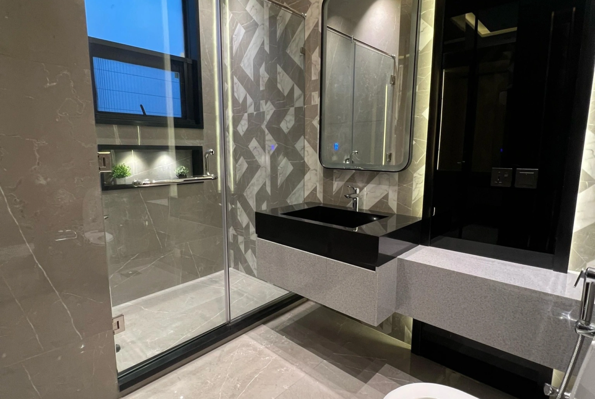 1-Kanal Brand New Fully Furnished Modern House washroom