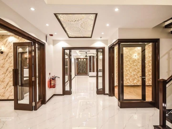 1-Kanal Brand New Modern House lobby