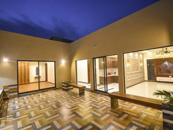 1-Kanal Brand New Modern House terrace