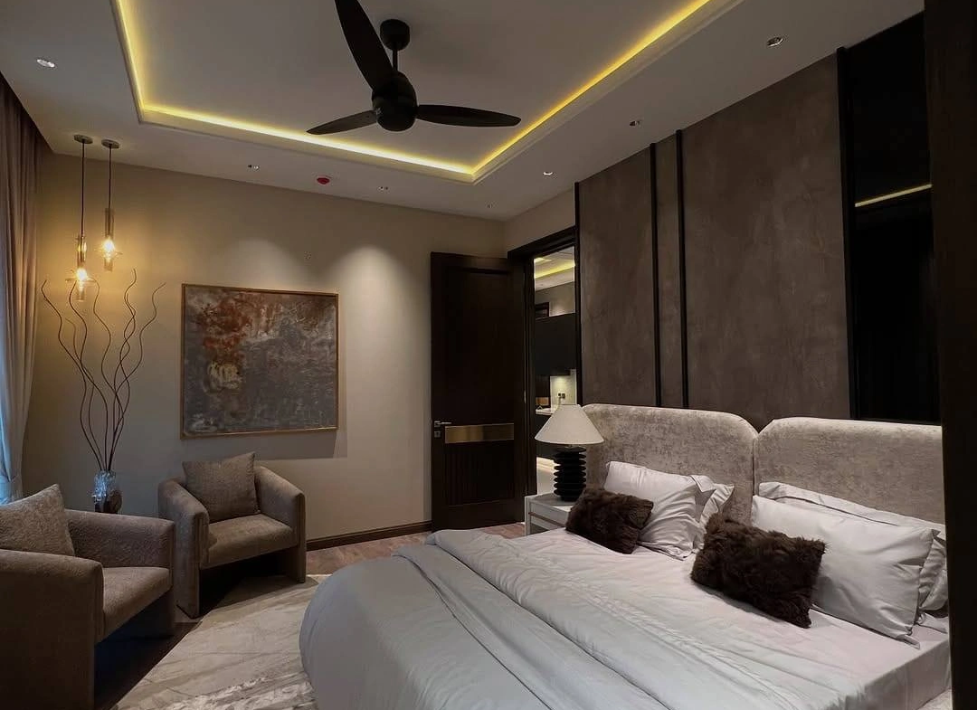 1 Kanal Furnished master piece bedroom