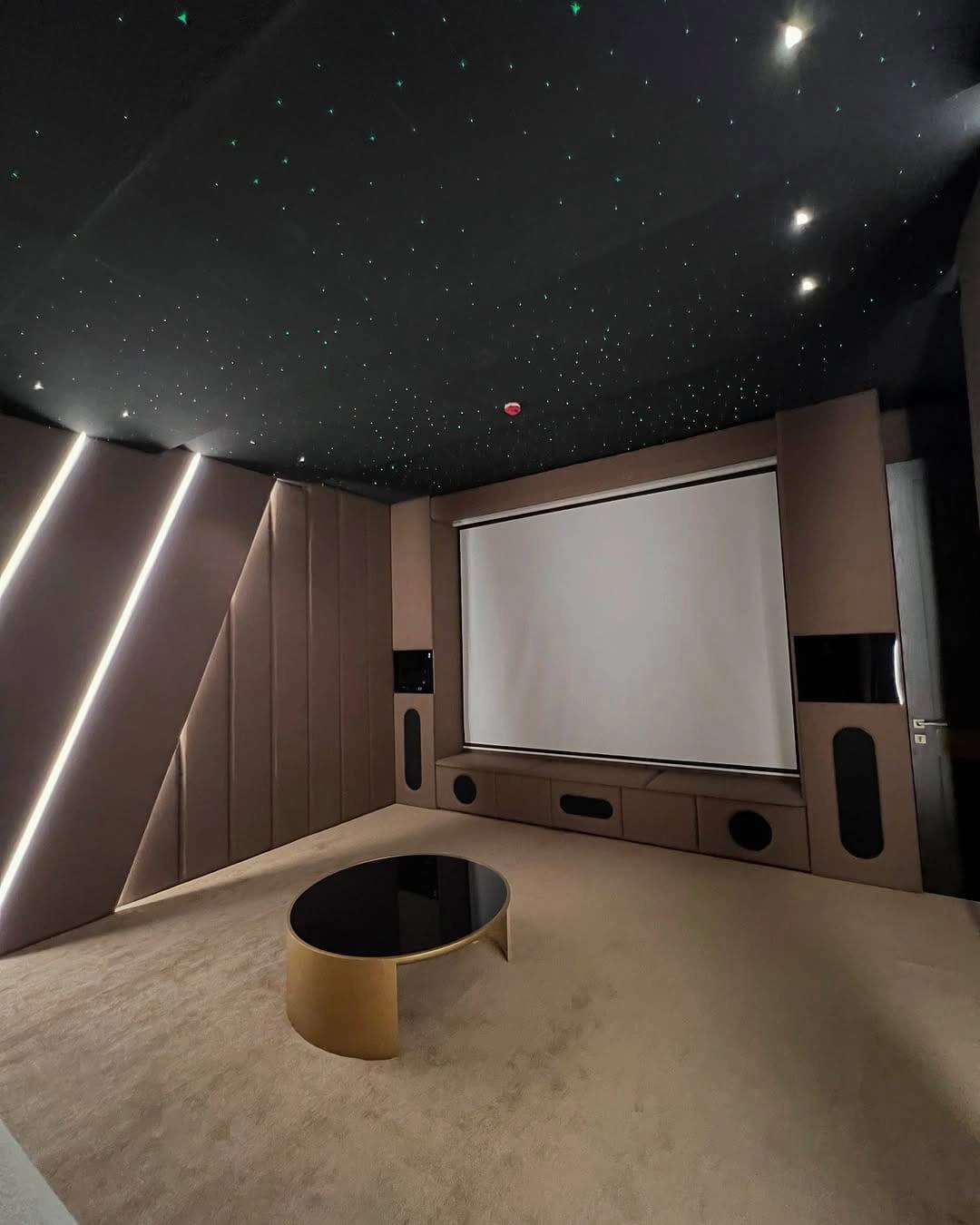 1 Kanal Furnished master piece home theatre