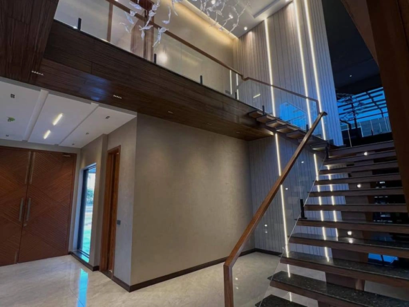1 Kanal Modern Designer House lobby stairs