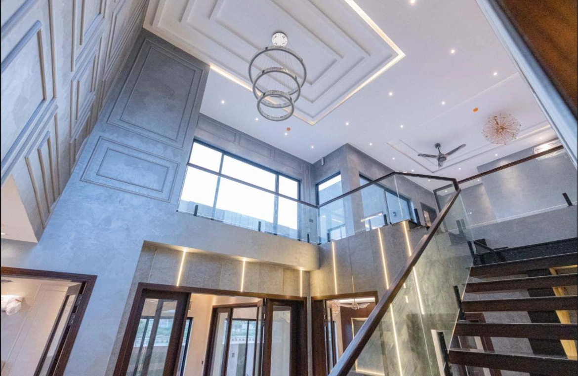 1-Kanal Semi-Furnished Modern Design House for Sale upper lobby