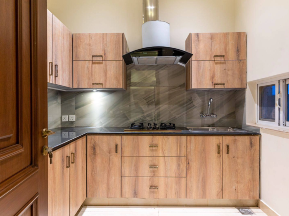 1-Kanal Spanish Design House upper kitchen