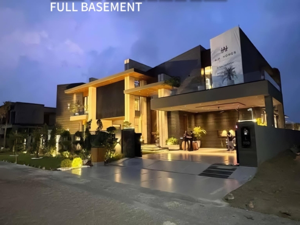 Luxurious 2-Kanal Brand New Fully Furnished House with Full Basement