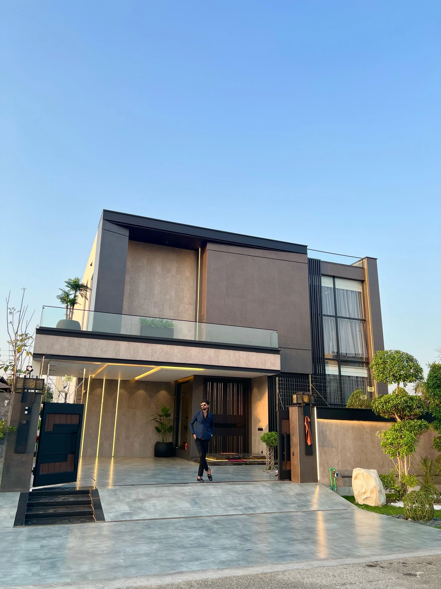 Luxurious Modern Design 1 Kanal House