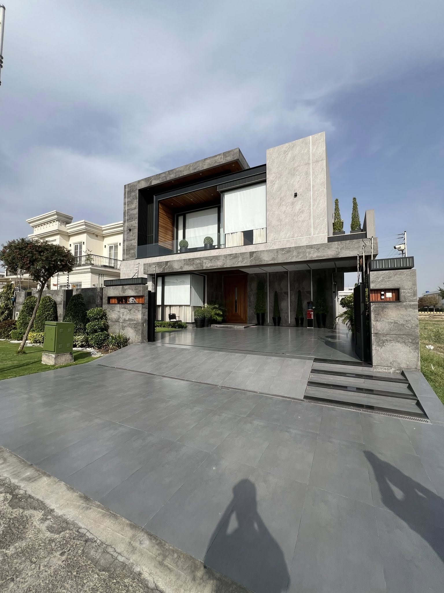 1 Kanal Brand New Modern Furnished House