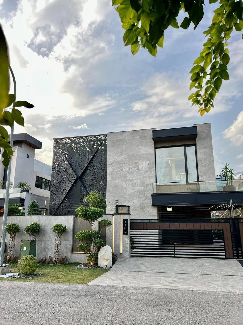 Construction Cost in Bahria Town Lahore