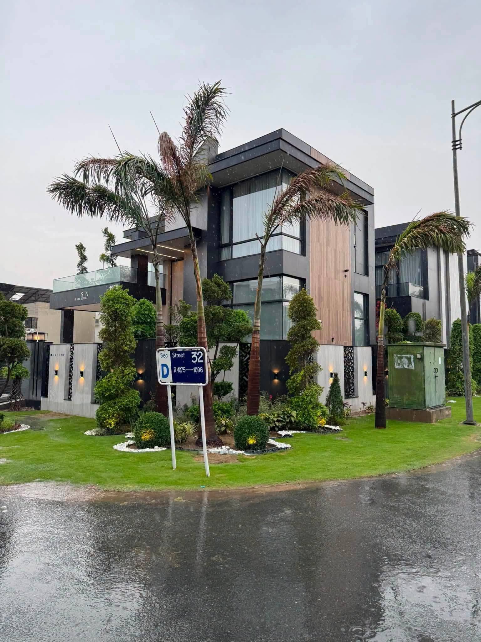 1 KANAL BRAND NEW HOUSE FOR SALE DHA Lahore