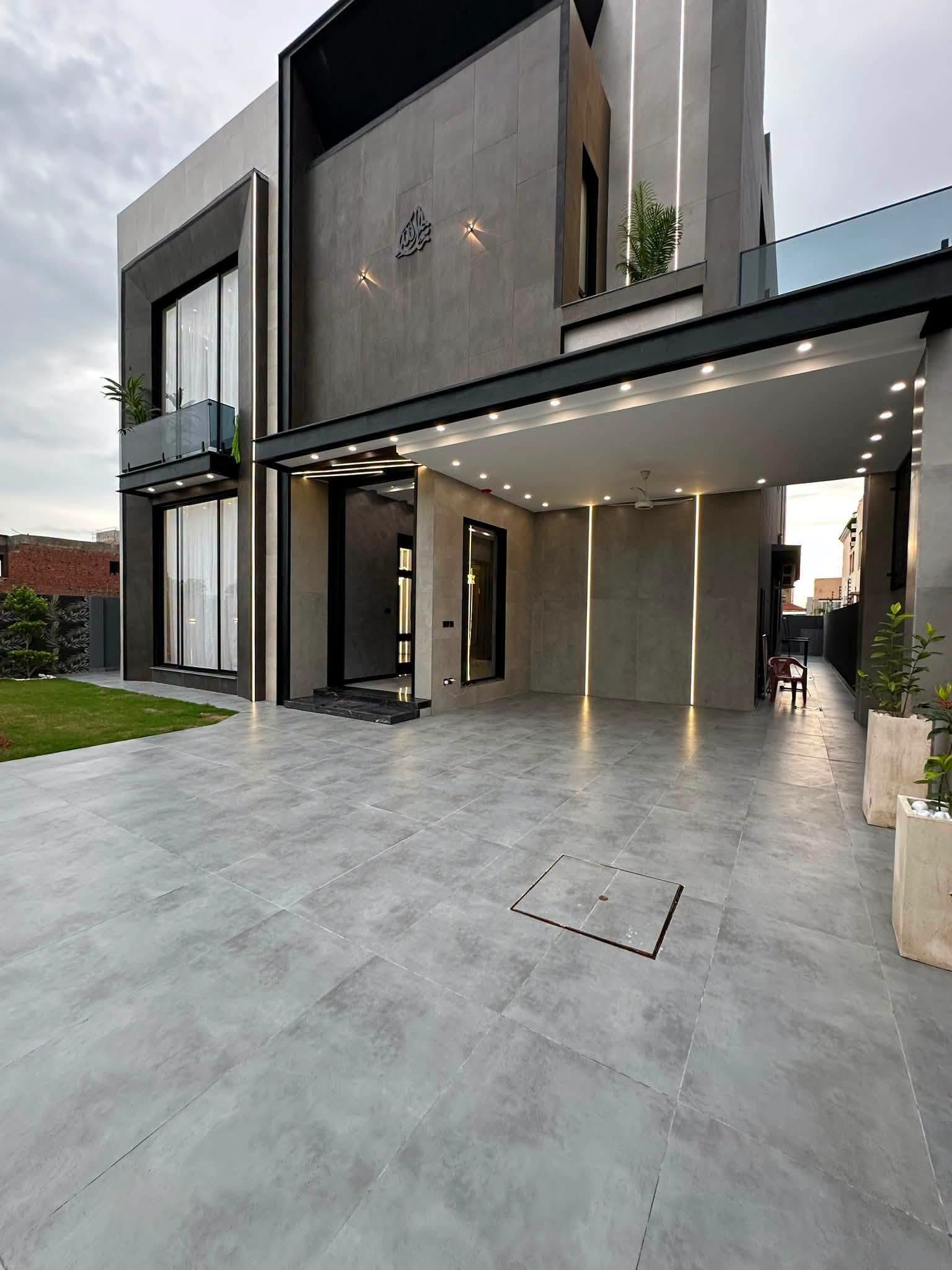 1 Kanal Semi Furnished House For Sale In DHA7 Lahore