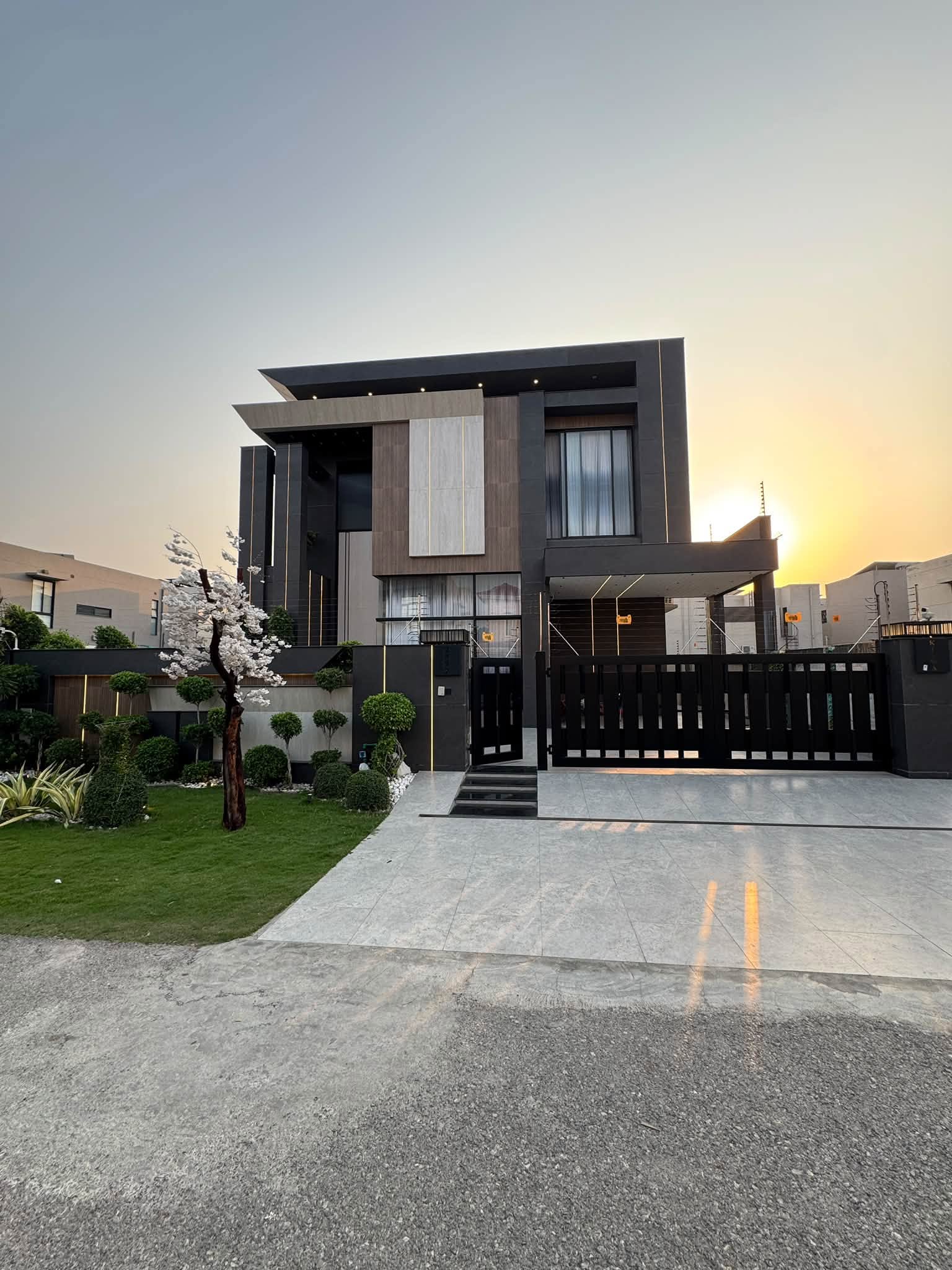 1 Kanal brand new furnished house for sale DHA Phase 6 Lahore - front elevation