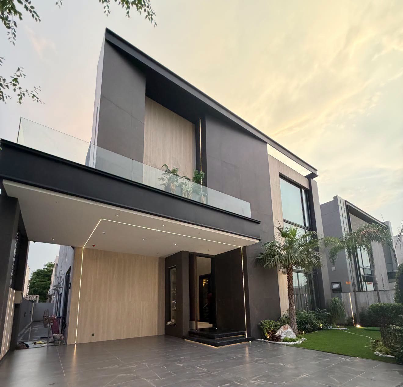 1 Kanal fully furnished house for sale in DHA Phase 6 Block K Lahore - Front elevation